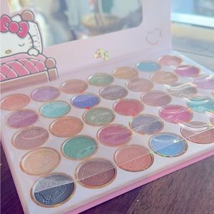 HELLO KITTY EYESHADOW PALLET